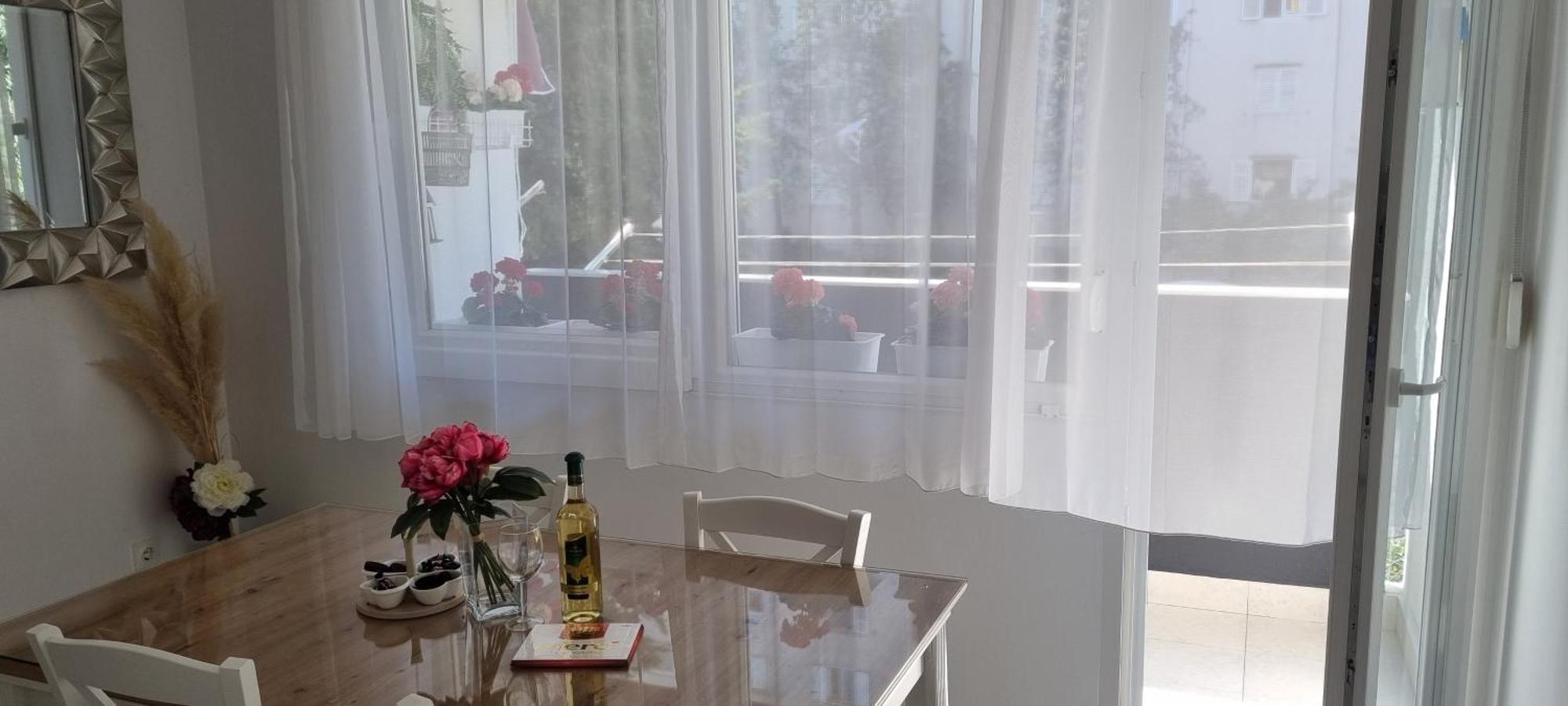 Babylu Apartment *