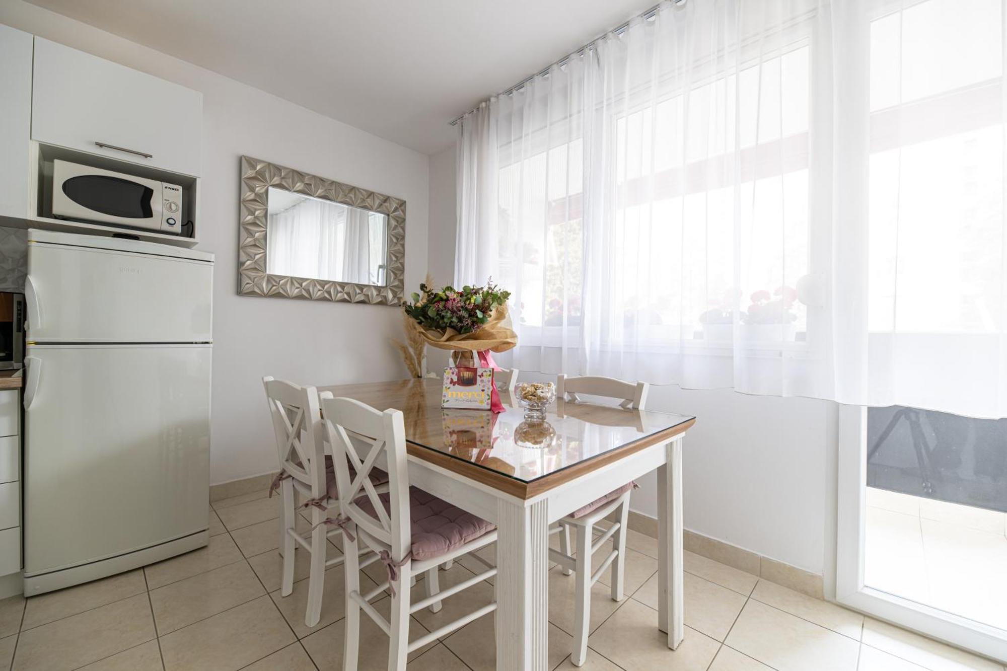 Babylu Apartment *
